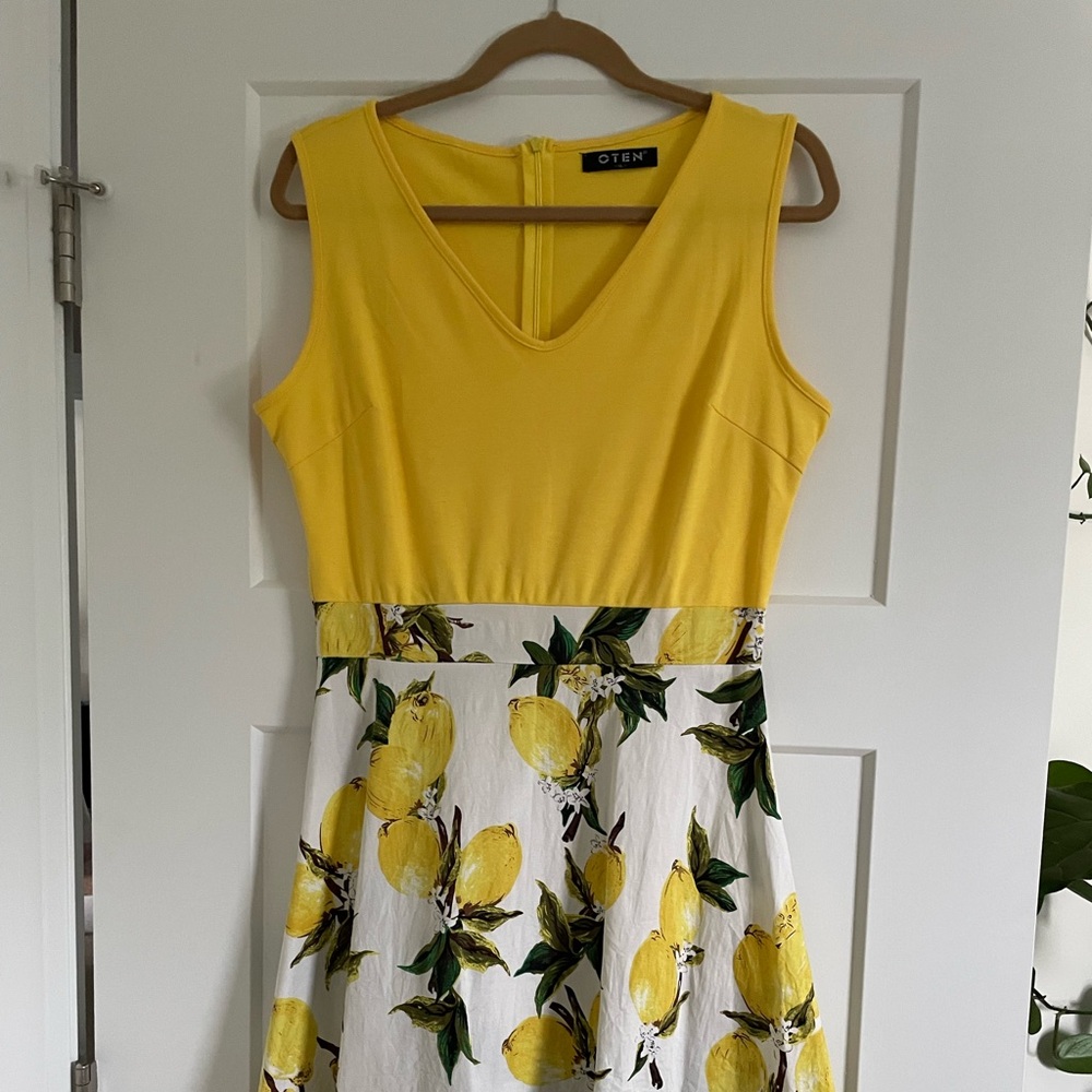 Fun lemon dress- yellow and white, size XL